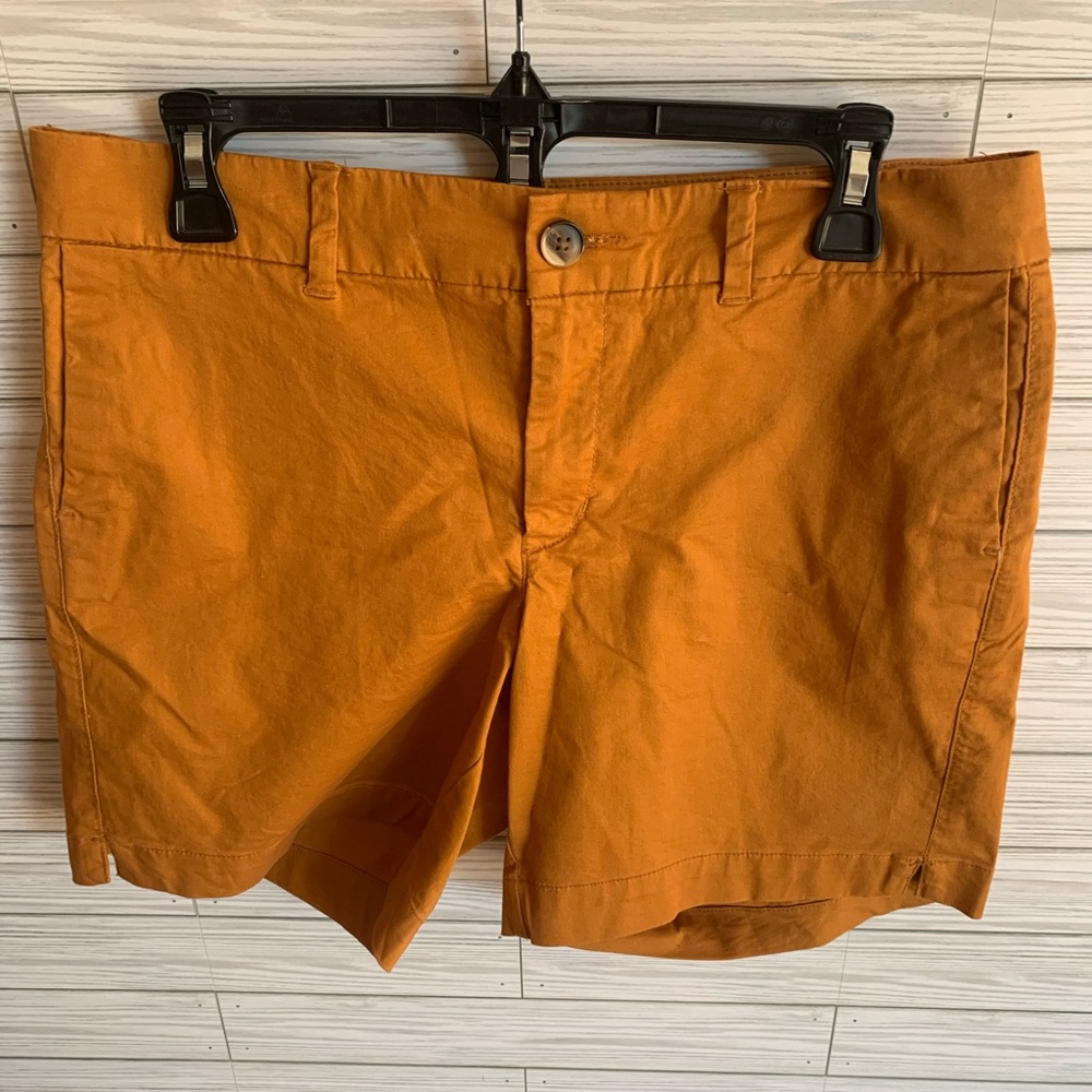 Old navy everyday high rise Casual Chino Shorts in orange like new
